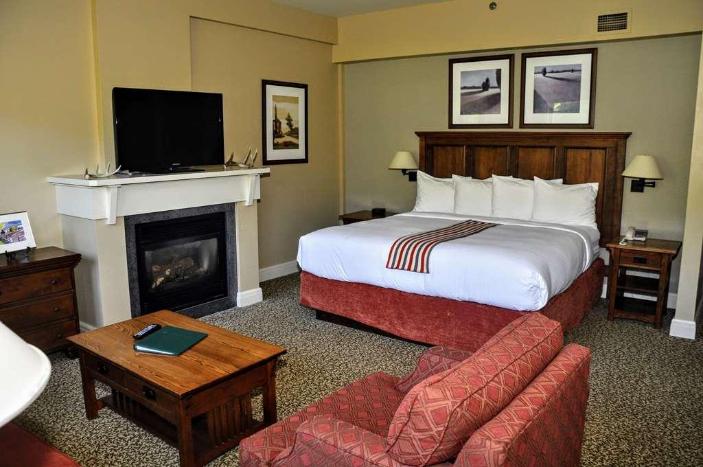 Calabogie Peaks Hotel, Ascend Hotel Member Room photo