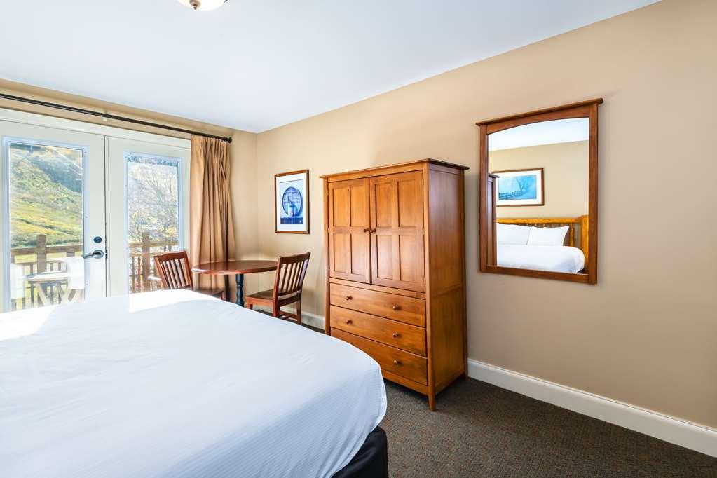 Calabogie Peaks Hotel, Ascend Hotel Member Room photo