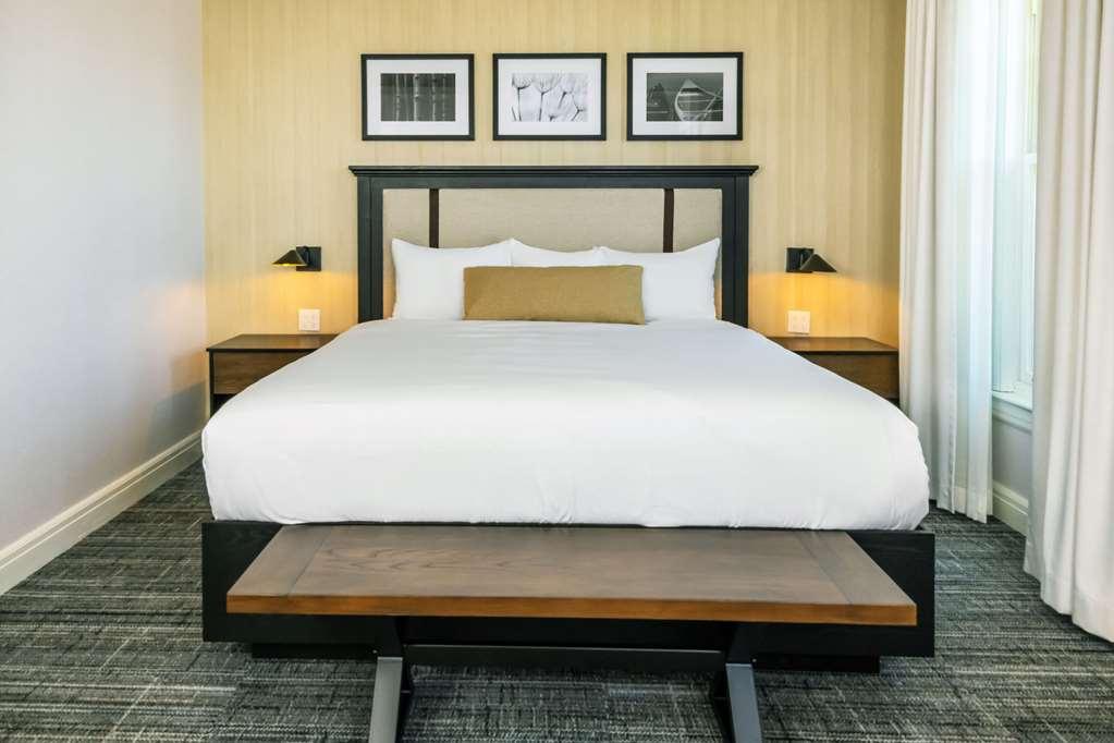 Calabogie Peaks Hotel, Ascend Hotel Member Room photo