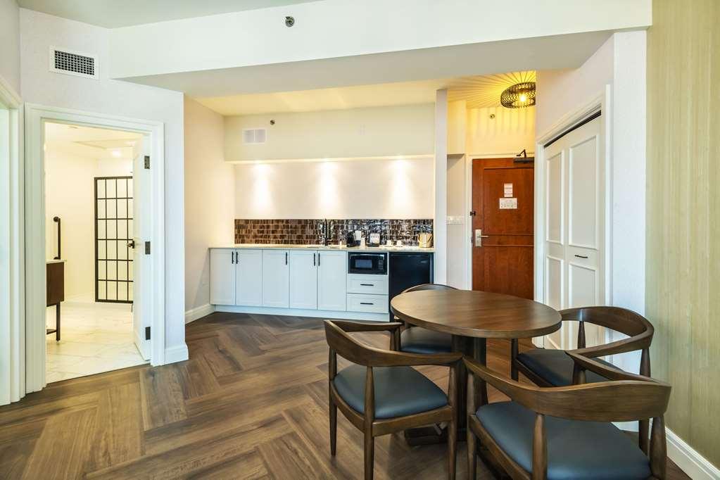 Calabogie Peaks Hotel, Ascend Hotel Member Room photo