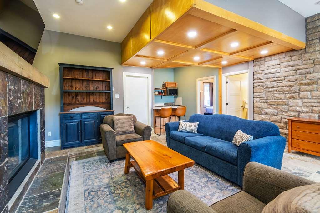 Calabogie Peaks Hotel, Ascend Hotel Member Room photo