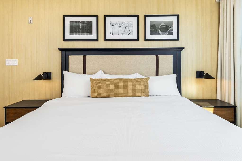 Calabogie Peaks Hotel, Ascend Hotel Member Room photo